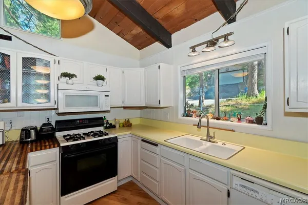 $423,999 | 770 Berne Drive, Crestline, CA 92325