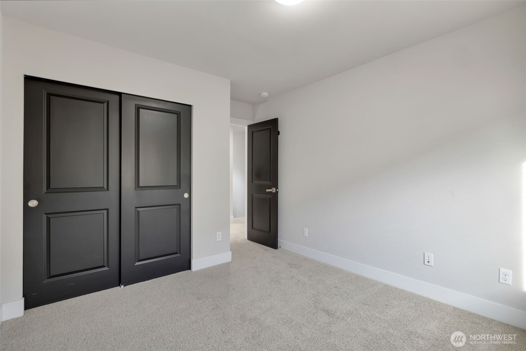 20513 Richmond Road Bothell, WA 98012 - Photo 32 of 40