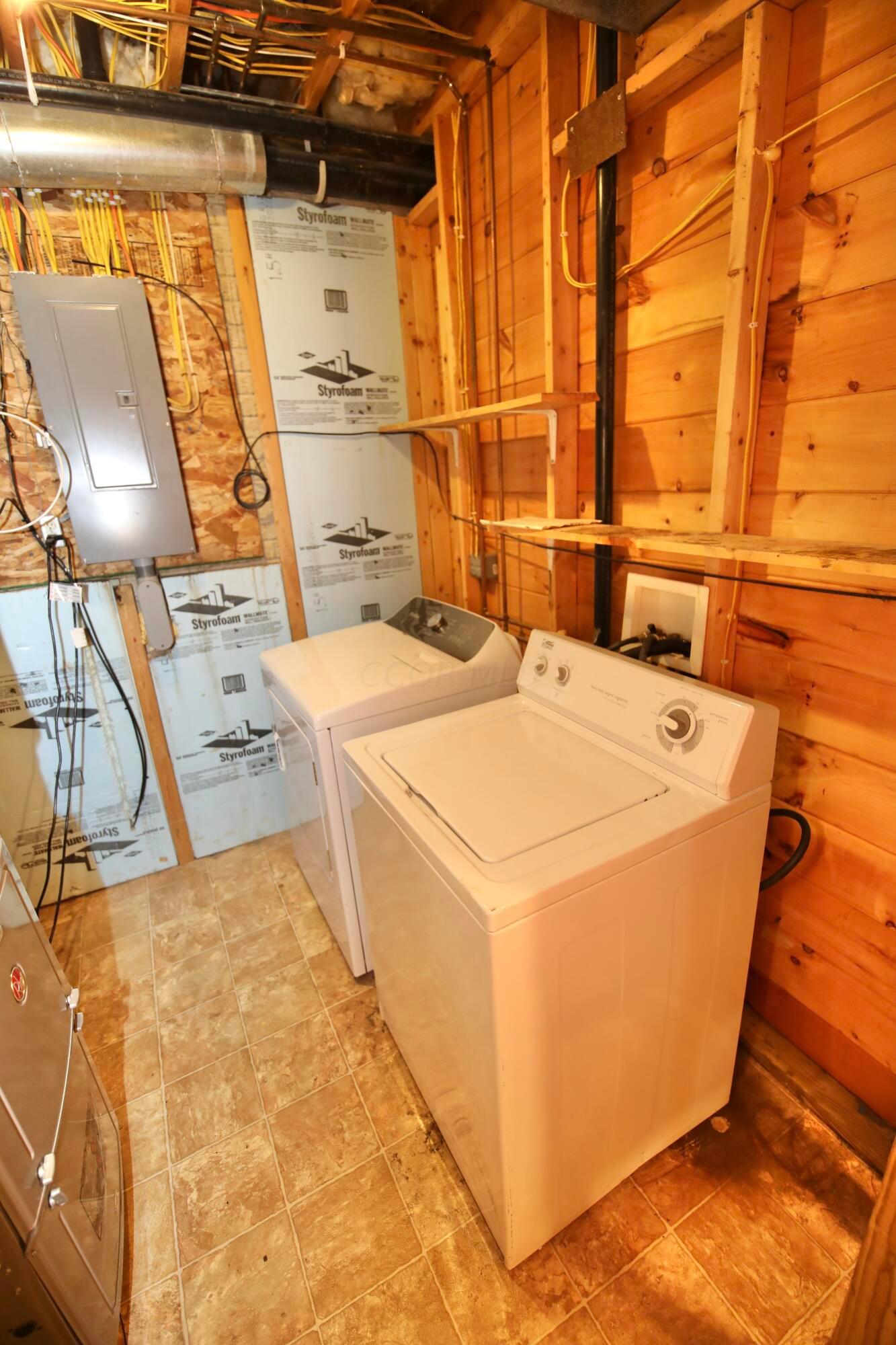 538 Armstrong Road Delaware, OH 43015 - Photo 99 of 109 ll laundry room