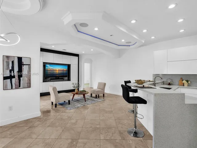 $13,595 | 922 Washington Street, Hollywood, FL 33019