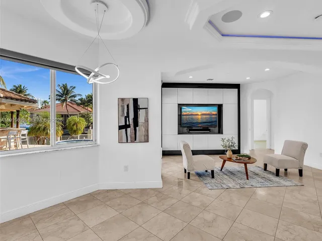 $13,595 | 922 Washington Street, Hollywood, FL 33019