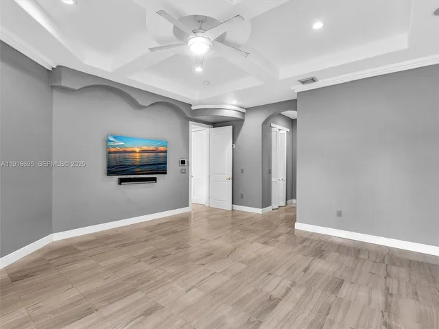 $13,595 | 922 Washington Street, Hollywood, FL 33019