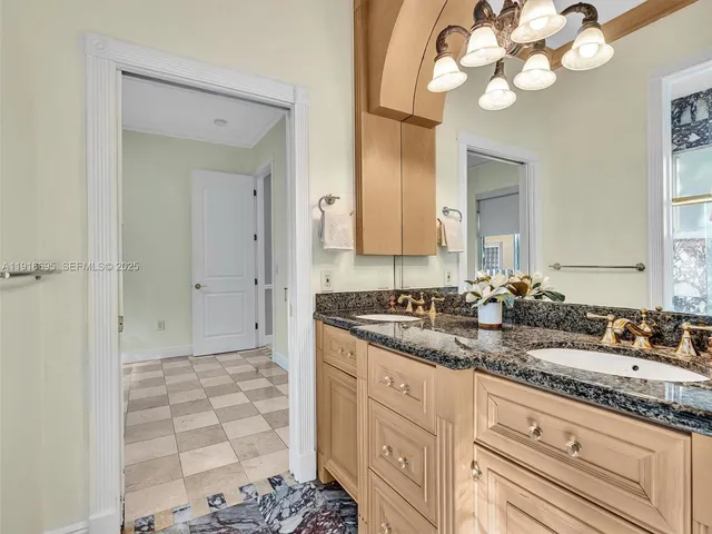 $13,595 | 922 Washington Street, Hollywood, FL 33019