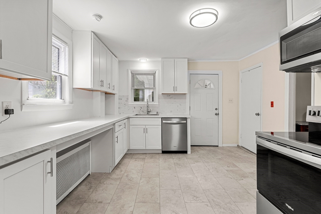 5 Morrill Place Lynn, MA 01902 - Photo 2 of 23