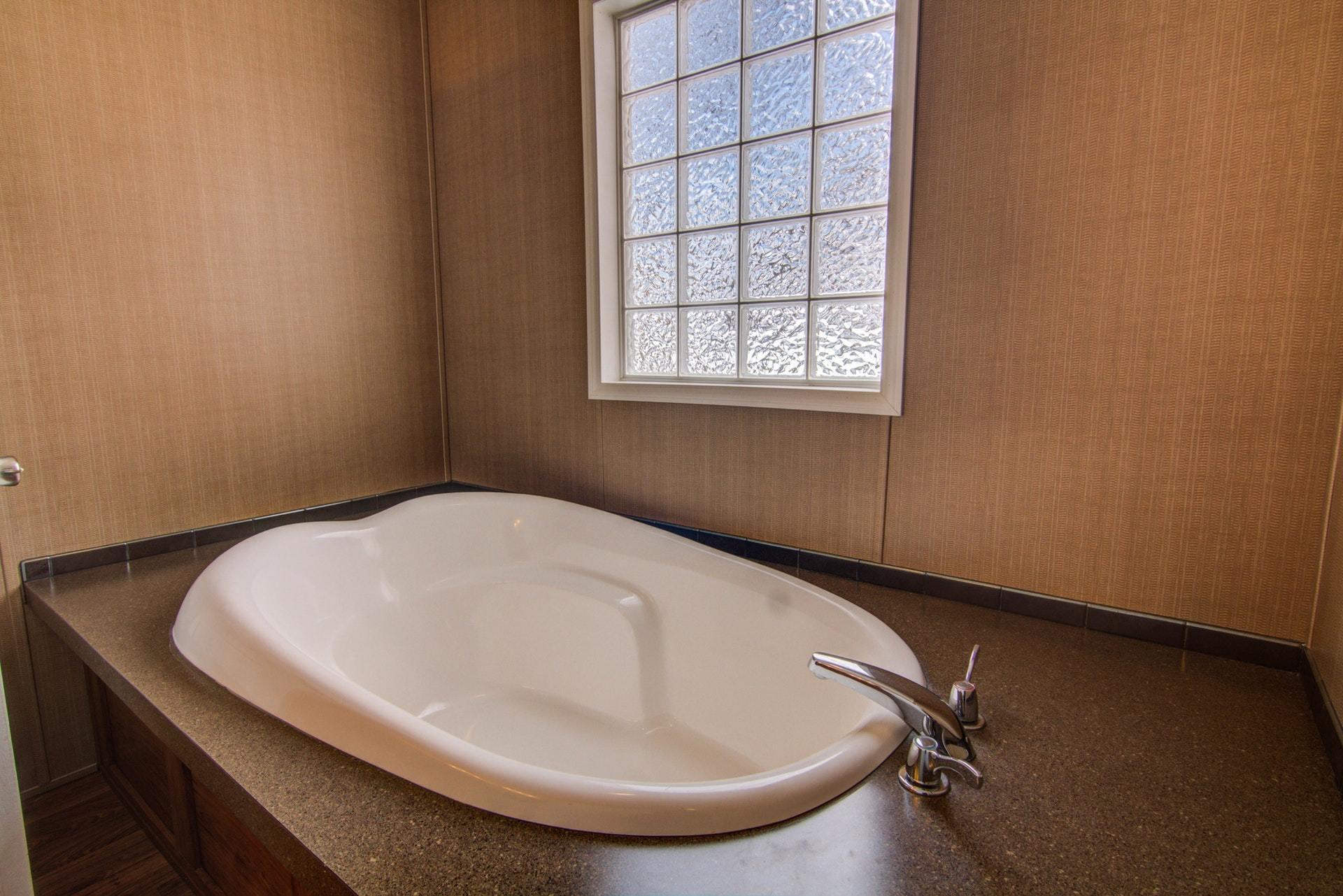 746 Hemlock Road Northwest Roanoke, VA 24017 - Photo 22 of 34 Relax in this big tub