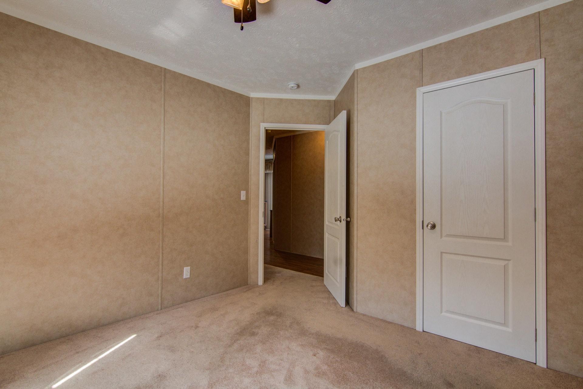 746 Hemlock Road Northwest Roanoke, VA 24017 - Photo 27 of 34 Bedroom 3