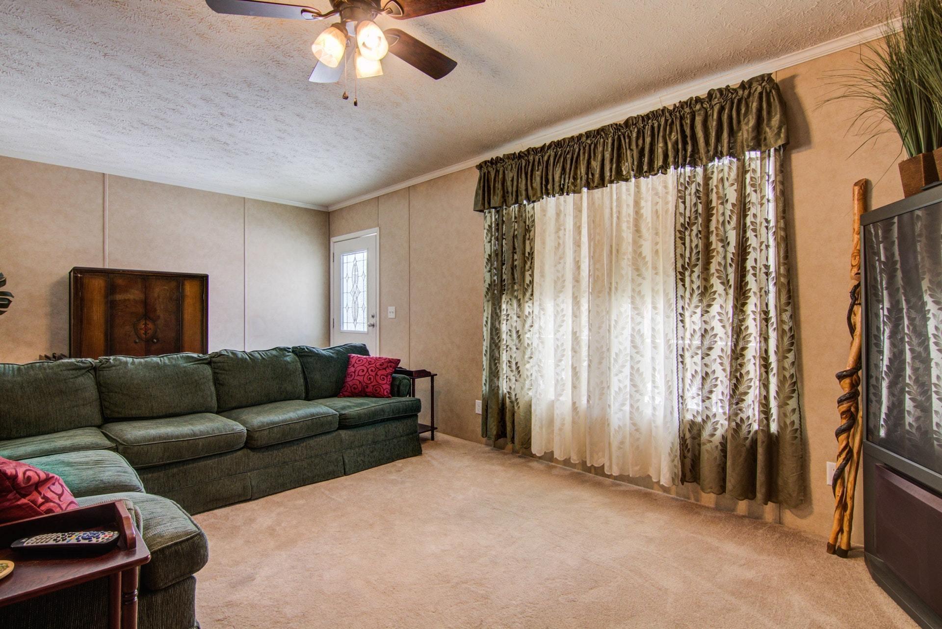 746 Hemlock Road Northwest Roanoke, VA 24017 - Photo 4 of 34 Living room