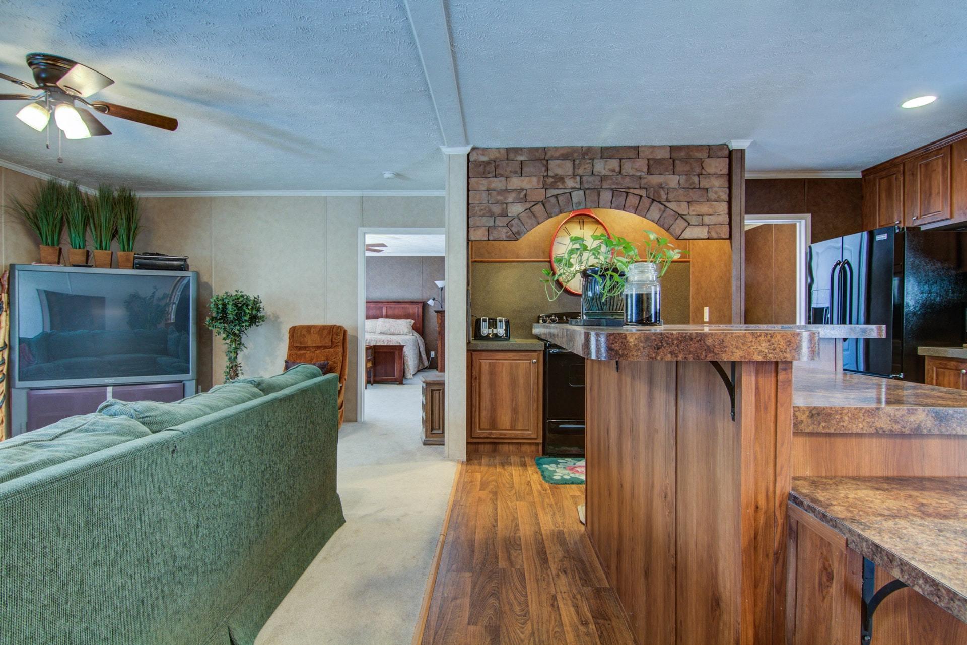 746 Hemlock Road Northwest Roanoke, VA 24017 - Photo 7 of 34 Breakfast bar