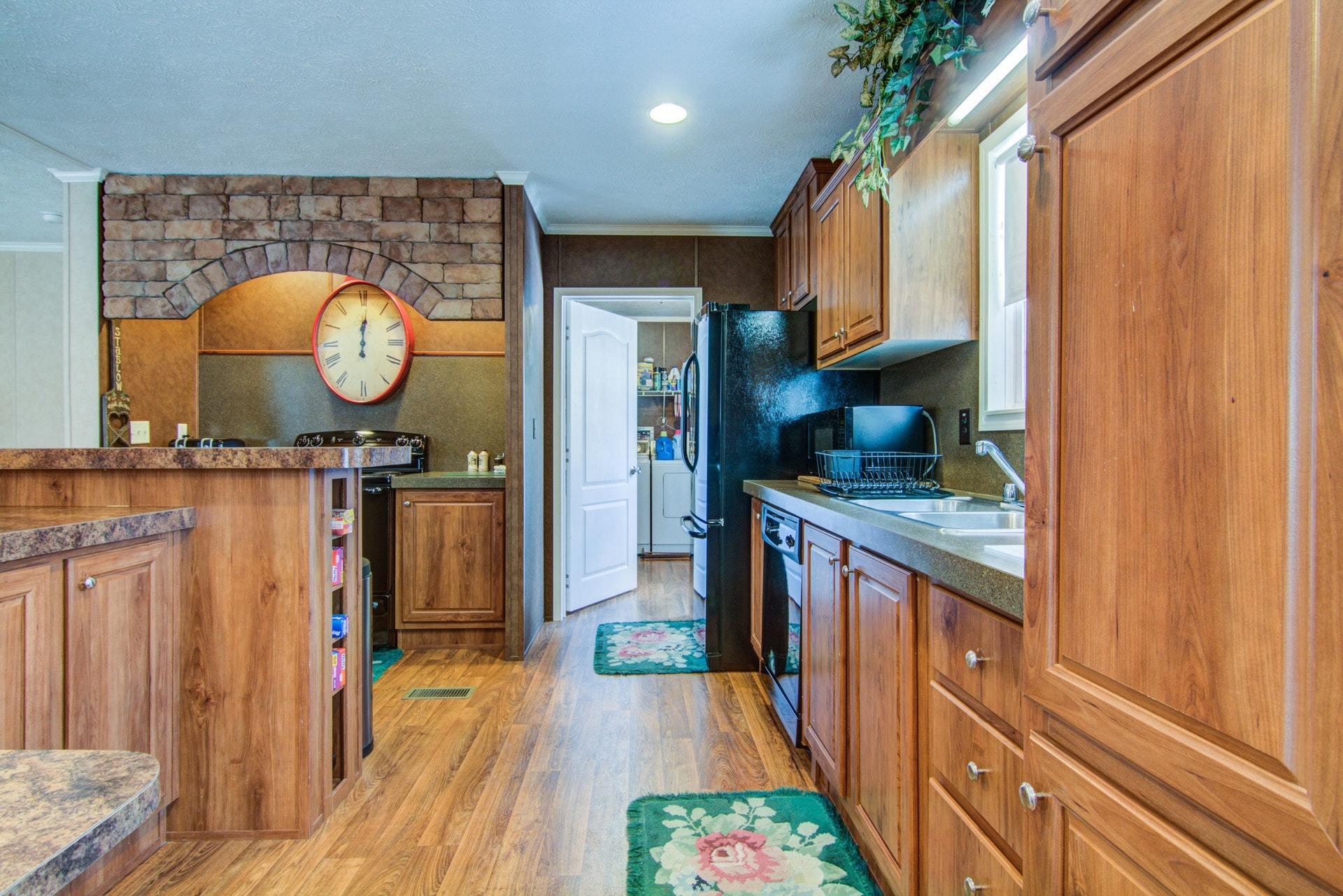 746 Hemlock Road Northwest Roanoke, VA 24017 - Photo 8 of 34 Plenty of counter space