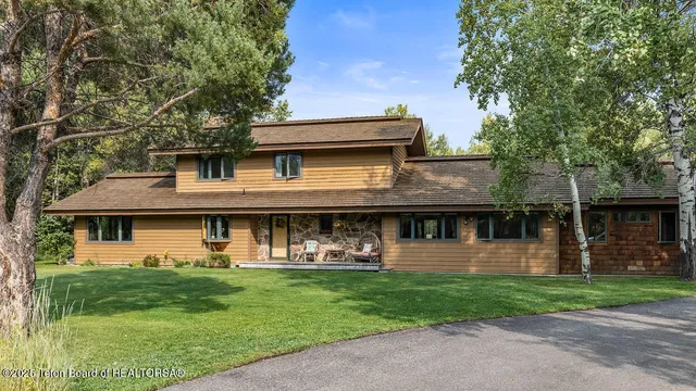$5,750,000 | 3610 North Lake Creek Drive, Wilson, WY 83014