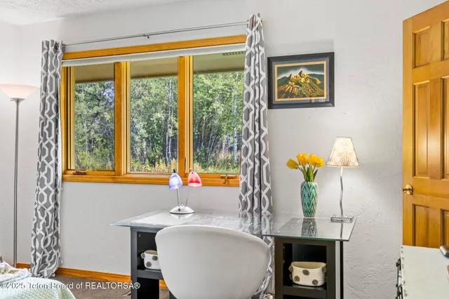 $5,750,000 | 3610 North Lake Creek Drive, Wilson, WY 83014