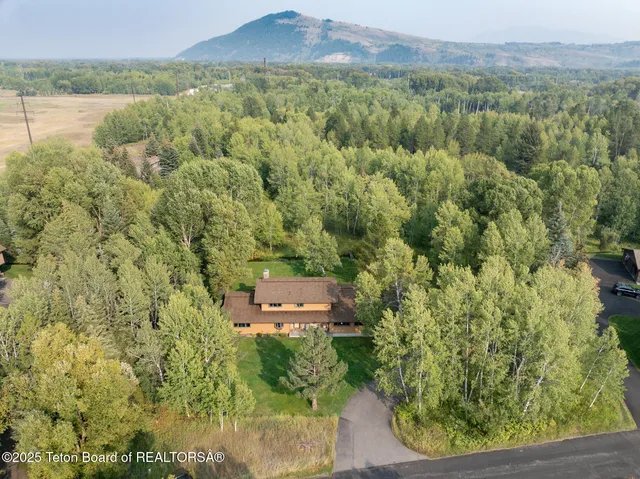 $5,750,000 | 3610 North Lake Creek Drive, Wilson, WY 83014