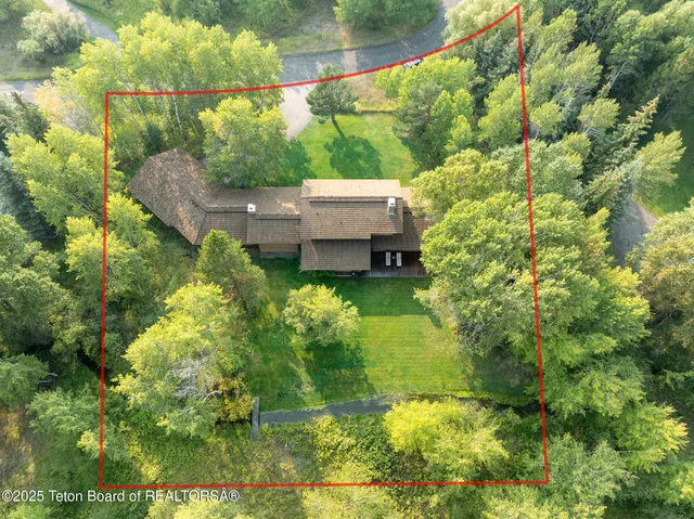 $5,750,000 | 3610 North Lake Creek Drive, Wilson, WY 83014