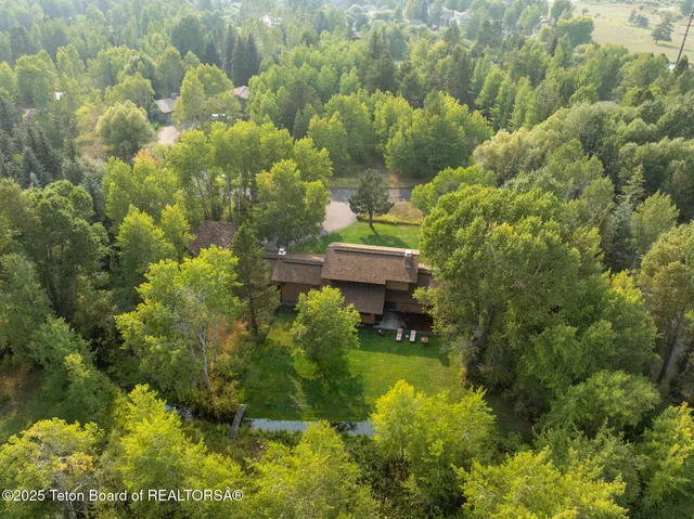 $5,750,000 | 3610 North Lake Creek Drive, Wilson, WY 83014