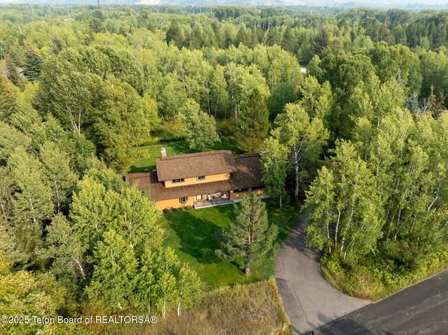 $5,750,000 | 3610 North Lake Creek Drive, Wilson, WY 83014