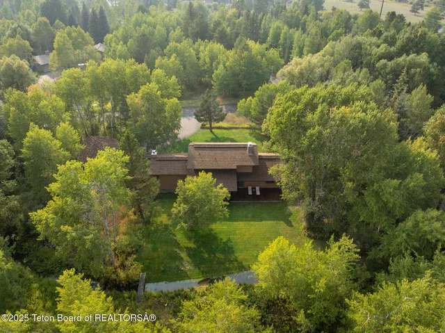 $5,750,000 | 3610 North Lake Creek Drive, Wilson, WY 83014