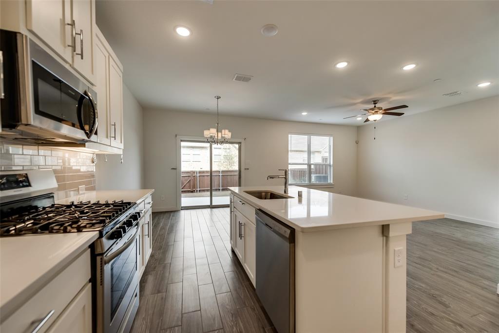 2709 Splendor Lane Little Elm, TX 75068 - Photo 9 of 26 Gallery Image 9