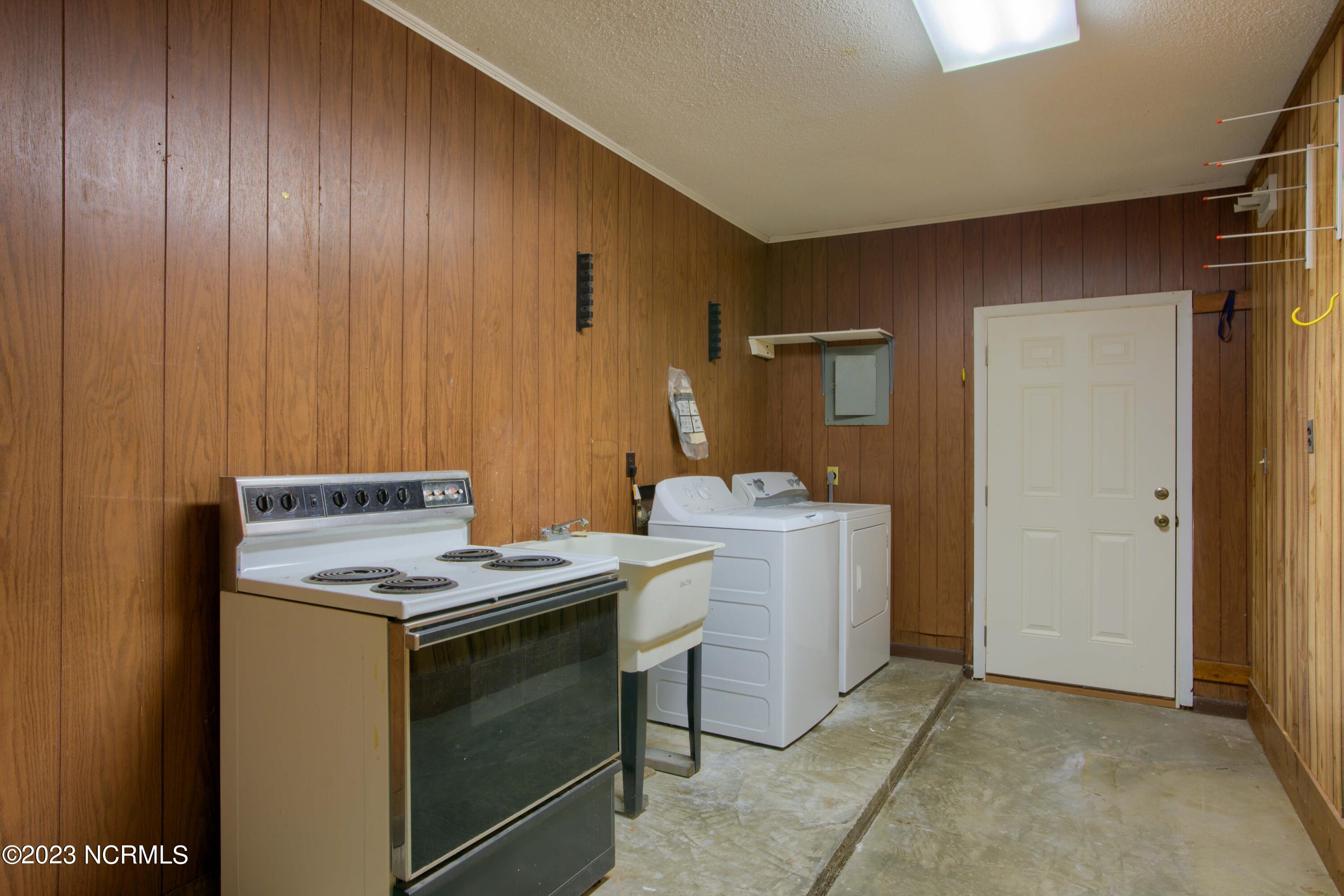 564 Old Folkstone Road Holly Ridge, NC 28445 - Photo 23 of 30 564 Old Folkstone - Interiors - Edited_1
