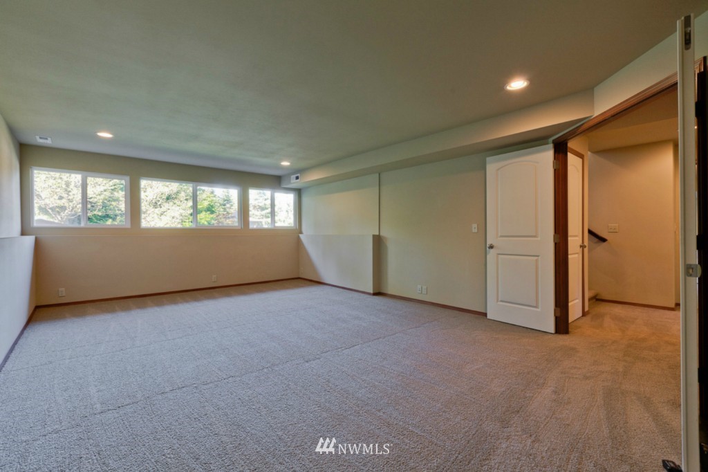 22025 2nd Place West Bothell, WA 98021 - Photo 14 of 19