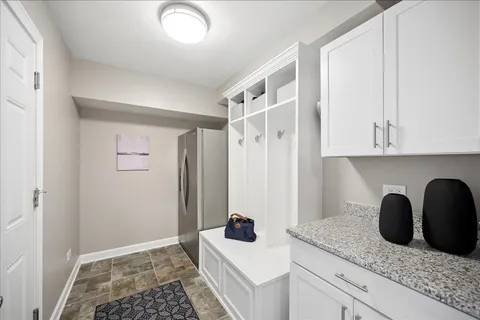 $1,899,000 | 586 Earl Drive, Northfield, IL 60093