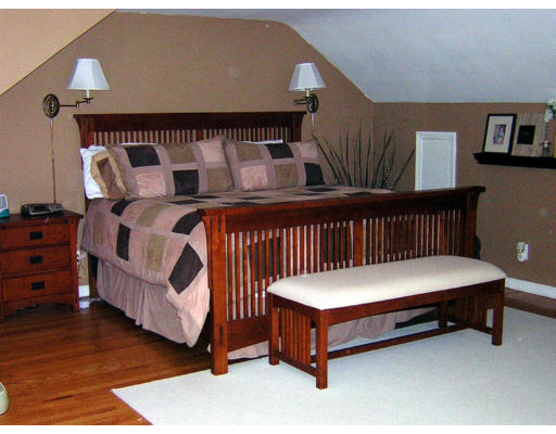127 Overlook Drive Springfield, MA 01118 - Photo 12 of 21 Gallery Image 12