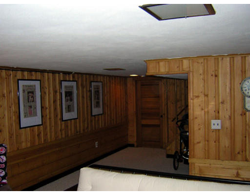 127 Overlook Drive Springfield, MA 01118 - Photo 18 of 21 Gallery Image 18