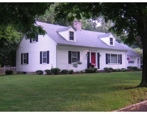 127 Overlook Drive Springfield, MA 01118 - Photo 2 of 21 Gallery Image 2