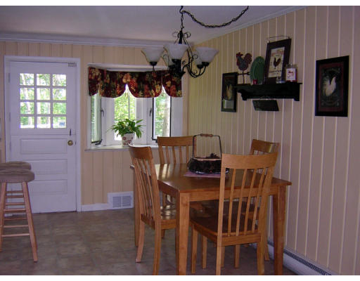 127 Overlook Drive Springfield, MA 01118 - Photo 4 of 21 Gallery Image 4