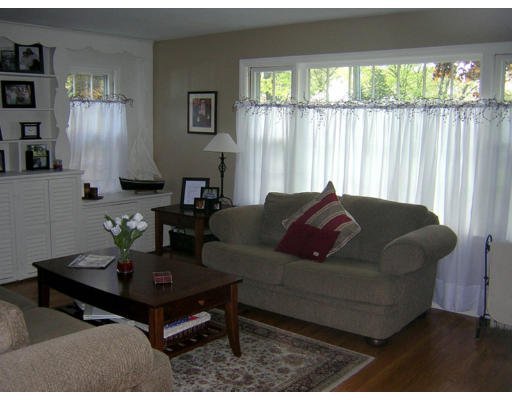 127 Overlook Drive Springfield, MA 01118 - Photo 7 of 21 Gallery Image 7
