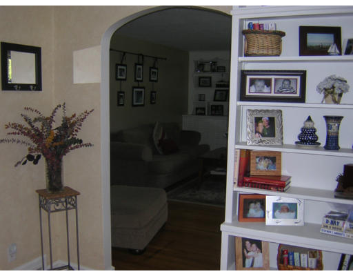 127 Overlook Drive Springfield, MA 01118 - Photo 10 of 21 Gallery Image 10