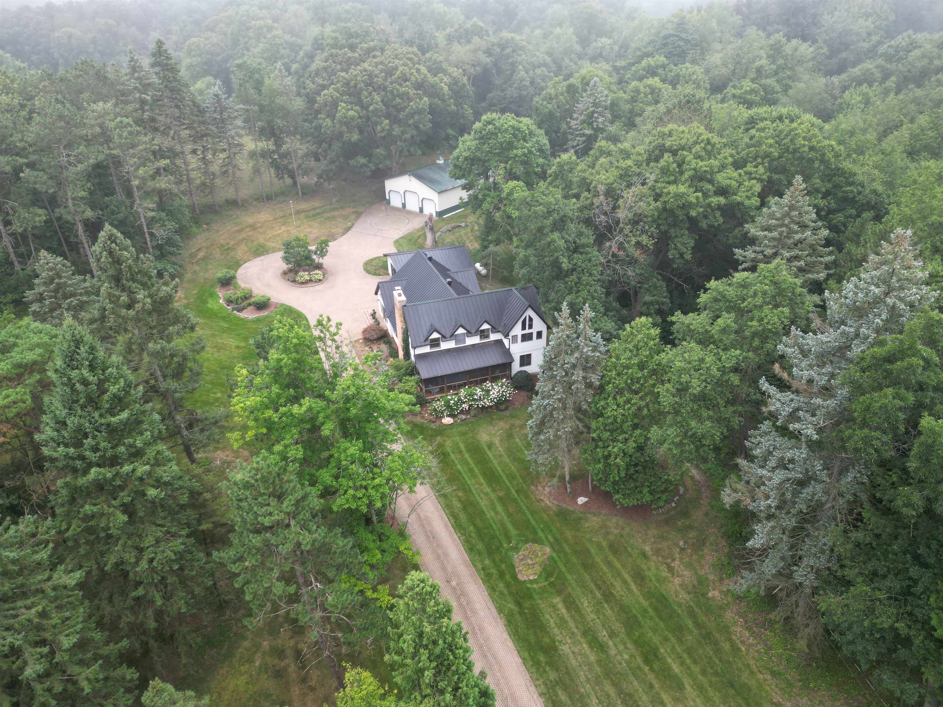13138 White Lake Road Fenton, MI 48430 - Photo 1 of 90 Gallery Image 1