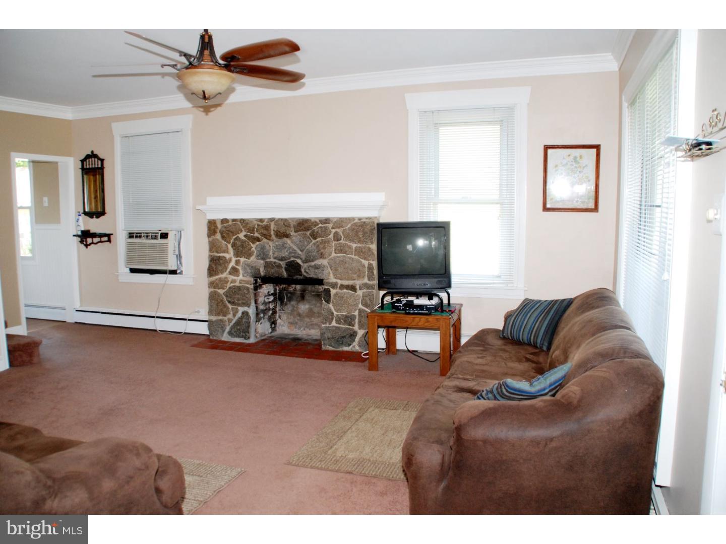 56 East Chelton Road Brookhaven, PA 19015 - Photo 2 of 15 Gallery Image 2