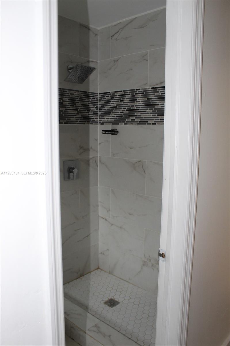 6651 Custer Street Hollywood, FL 33024 - Photo 13 of 30