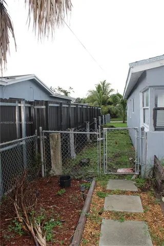 $3,200 | 6651 Custer Street, Hollywood, FL 33024