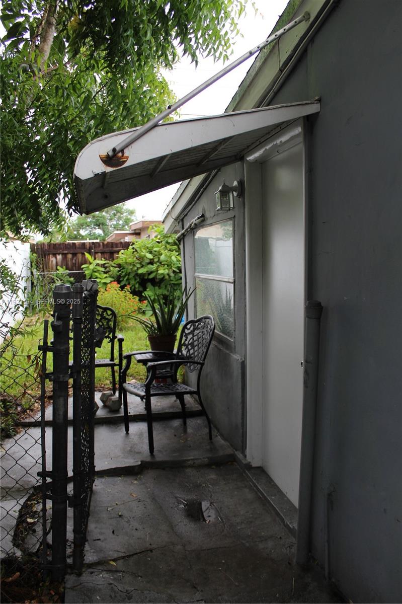 6651 Custer Street Hollywood, FL 33024 - Photo 29 of 30 Studio apartment #2