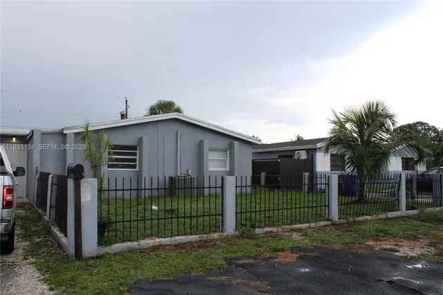 $3,200 | 6651 Custer Street, Hollywood, FL 33024