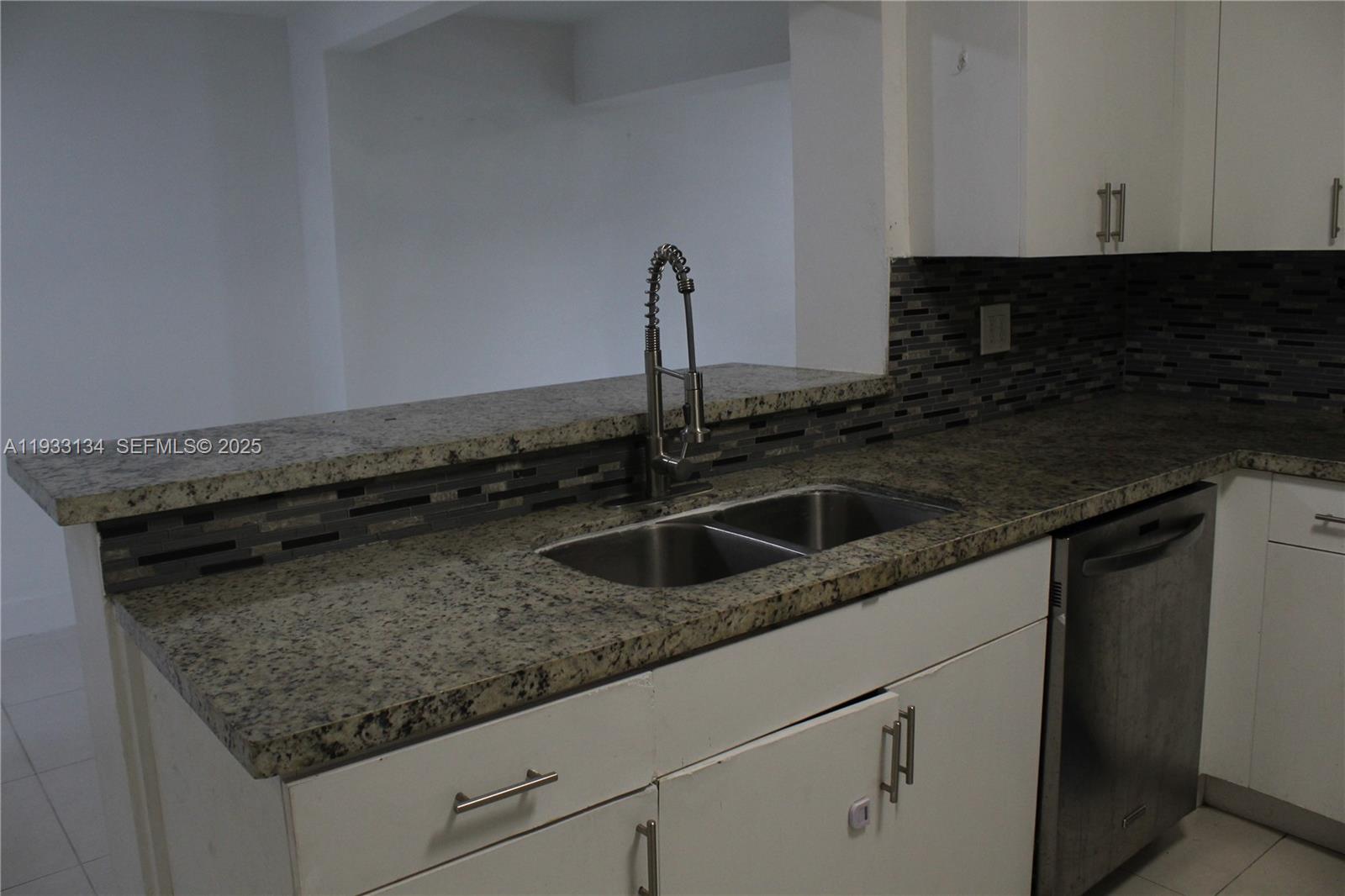 6651 Custer Street Hollywood, FL 33024 - Photo 8 of 30