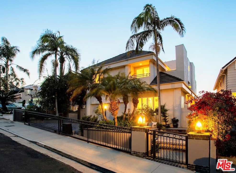 227 Fowling Street Playa del Rey, CA 90293 - Photo 2 of 51