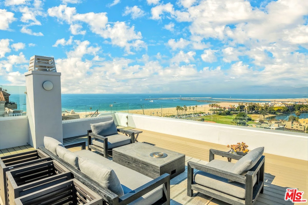227 Fowling Street Playa del Rey, CA 90293 - Photo 9 of 51
