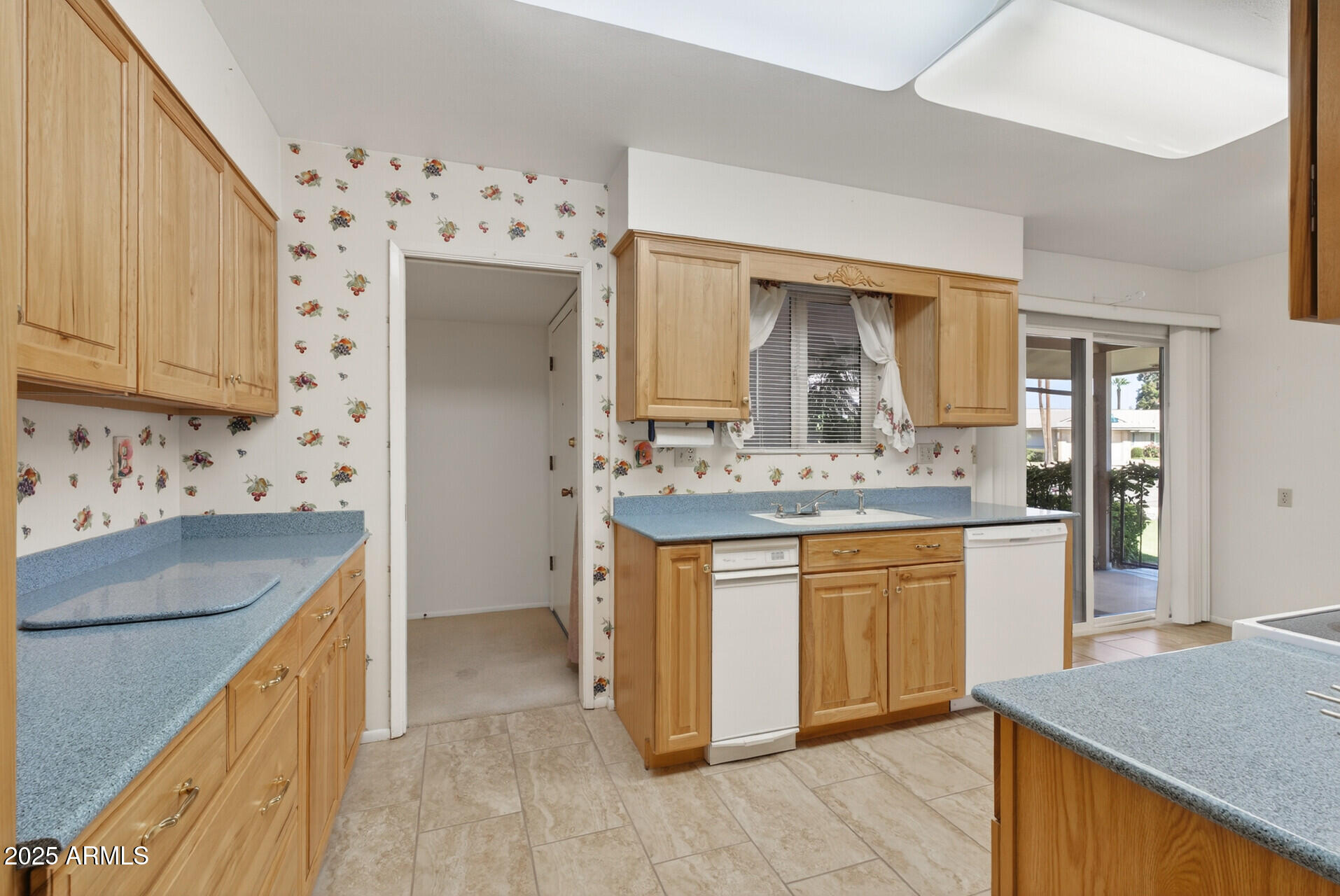 10801 West Mountain View Road Sun City, AZ 85351 - Photo 9 of 27 26_10801_W_Mountain_View13_mls