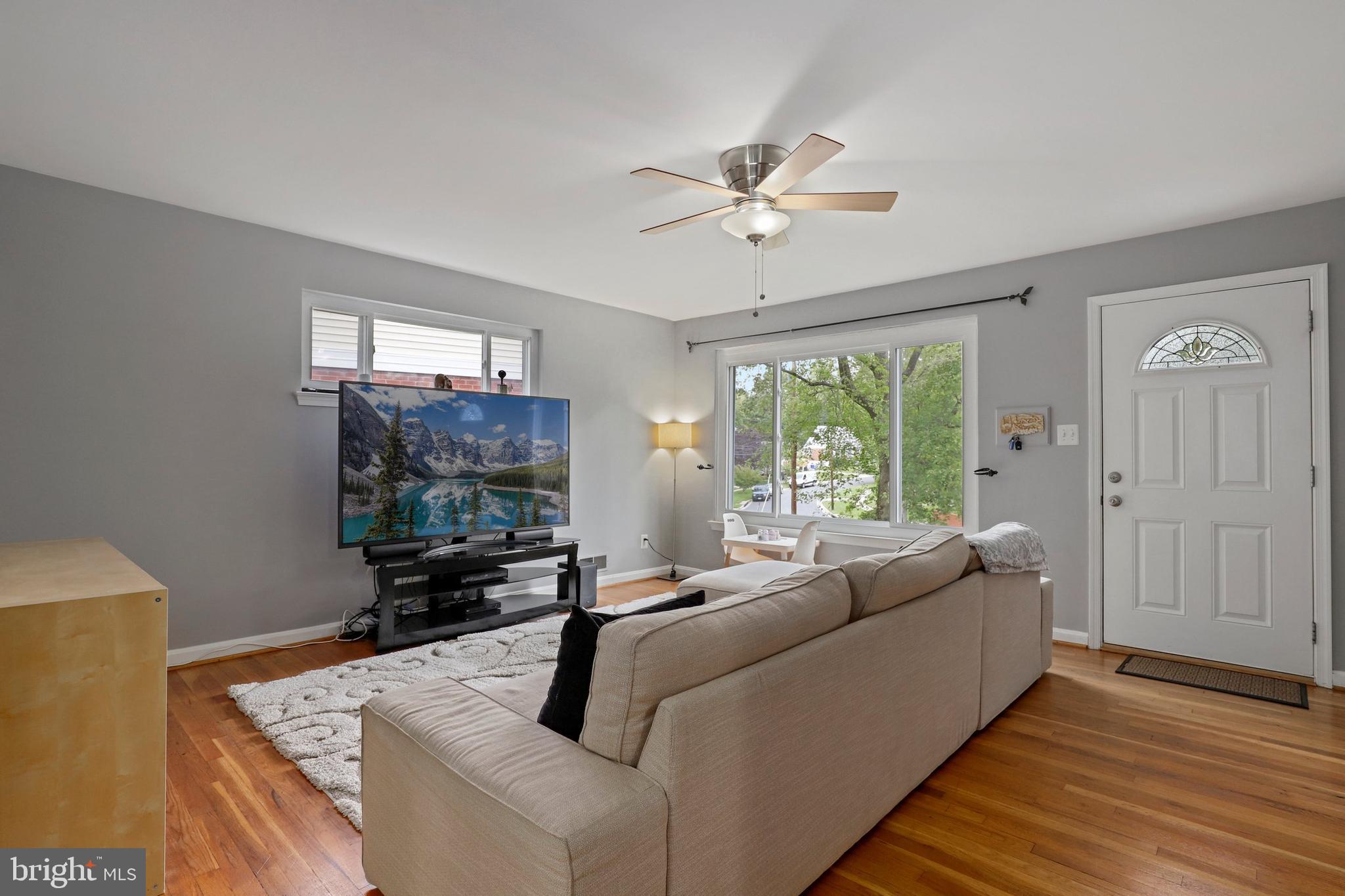 3935 Lantern Drive Silver Spring, MD 20902 - Photo 3 of 32 Gallery Image 3