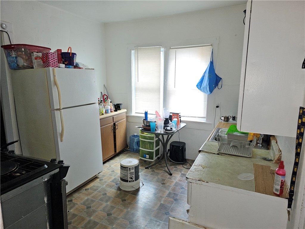 38-40 Clairmount Street Rochester, NY 14621 - Photo 10 of 23