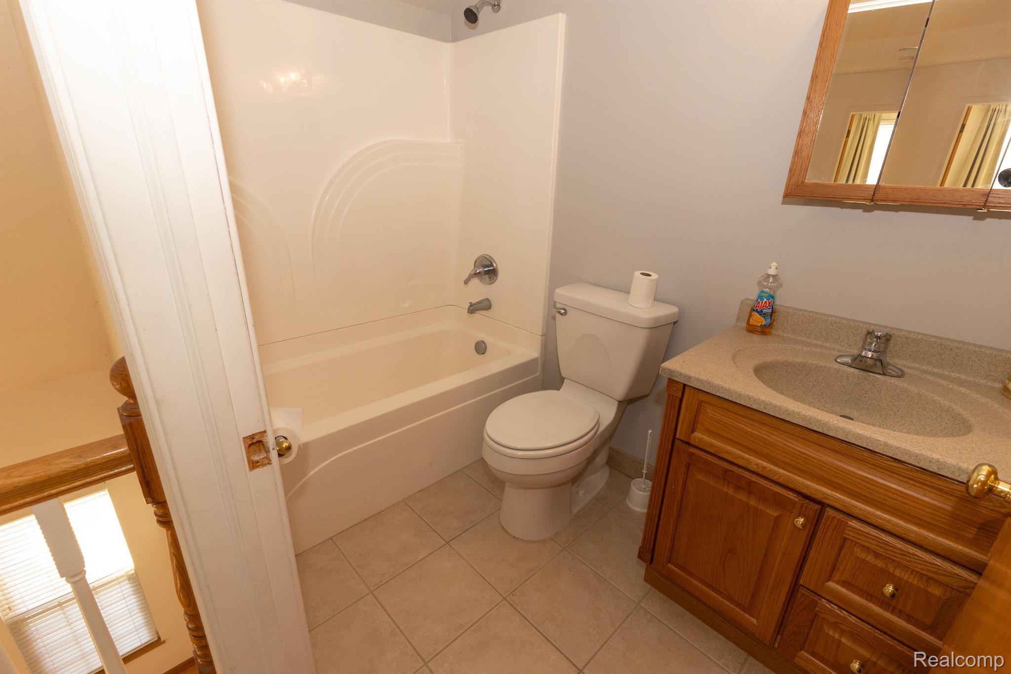 9 Utica Road Pontiac, MI 48341 - Photo 24 of 33 Gallery Image 24