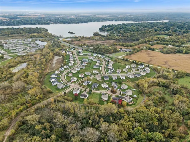 a black and white photo of a room