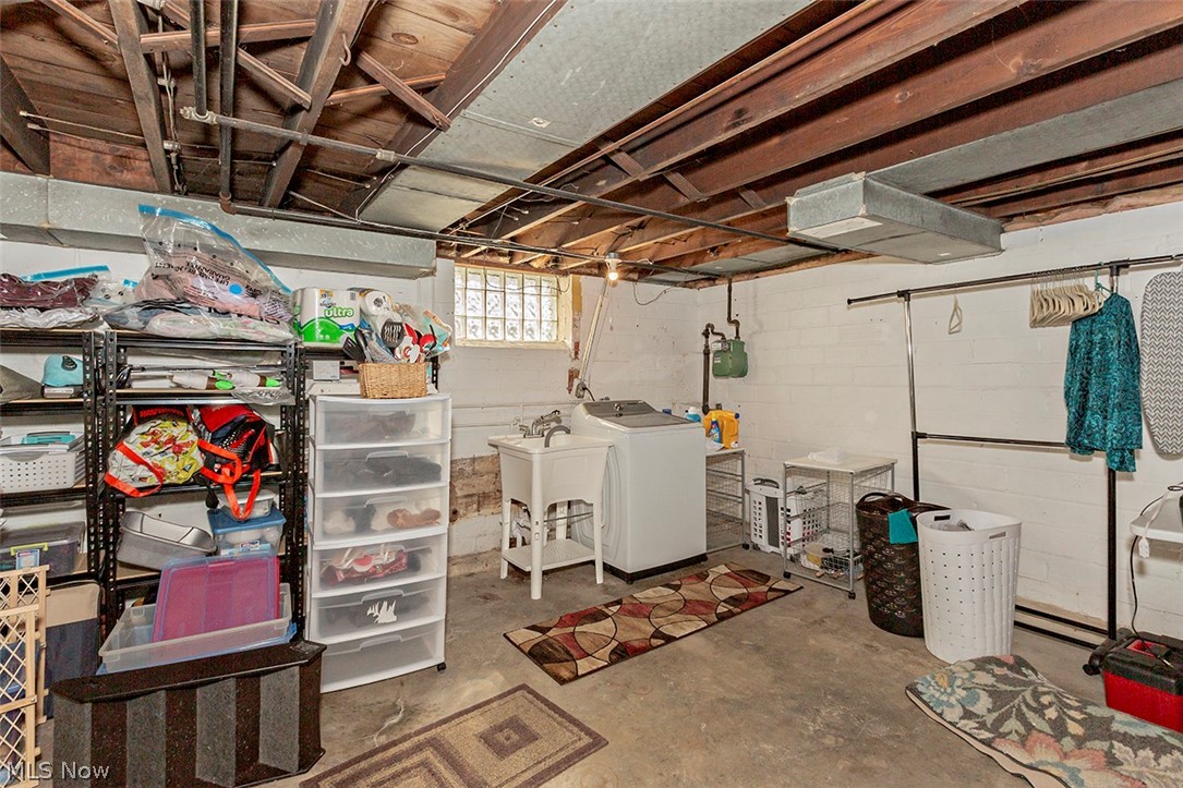 3361 Cedarbrook Road Cleveland, OH 44118 - Photo 29 of 32