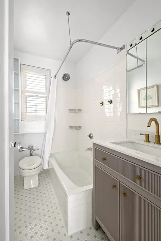 $1,100,000 | 7 East 85th Street, Unit 8B | Upper East Side