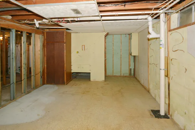 $265,000 | 11660 East De Avenue, Richland, MI 49083