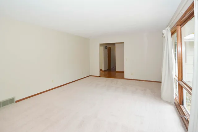 $265,000 | 11660 East De Avenue, Richland, MI 49083