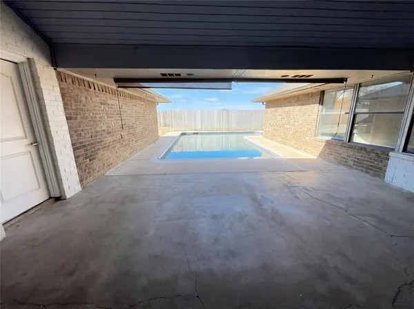 $450,000 | 401 Kenshire Drive, Benbrook, TX 76126