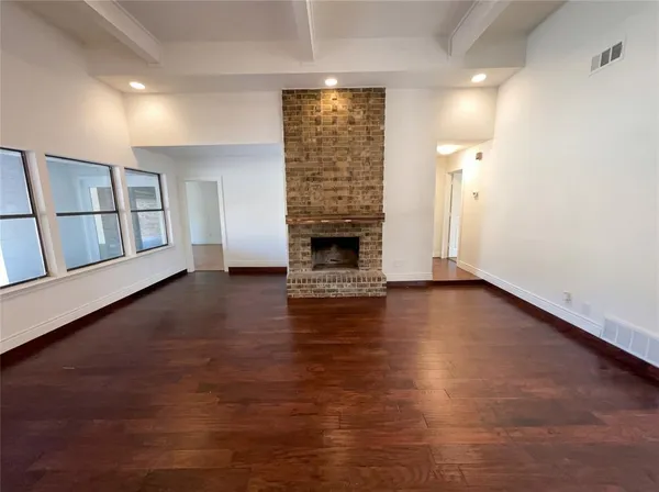 $450,000 | 401 Kenshire Drive, Benbrook, TX 76126